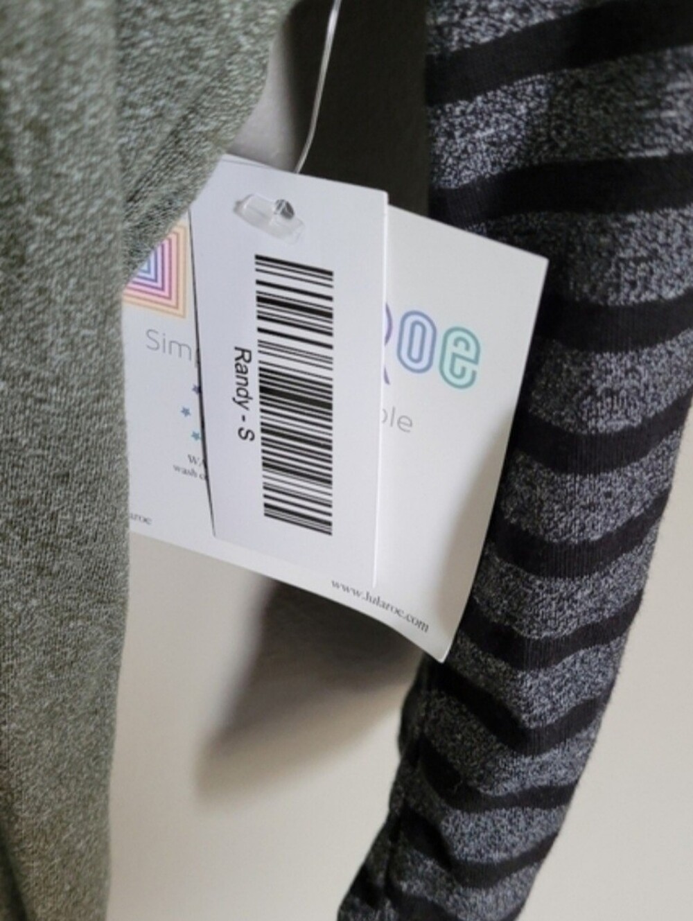 LulaRoe Randy Tee Size Small NEW - Picture 5 of 5
